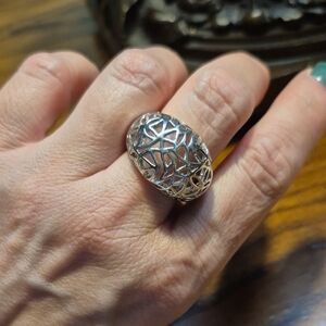 Elegant Silver Filigree Ring